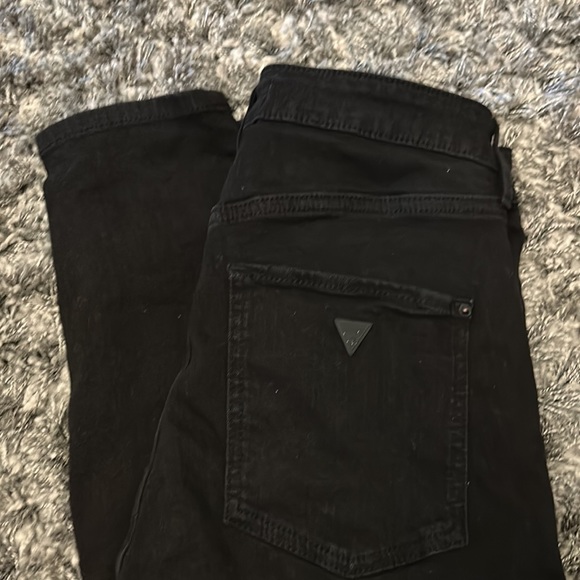 GUESS BLACK SKINNY JEANS- HIGH RISE- SIZE 30- STRETCHY - Picture 3 of 4